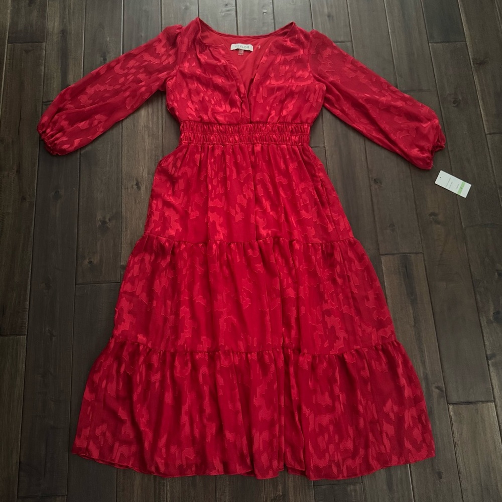 Taylor Red Flowy V-Neck Long Sleeve Maxi Dress 8 NWT